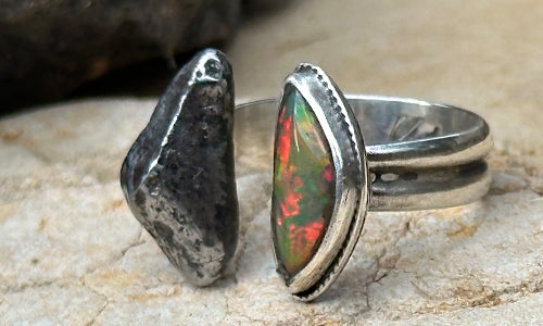 Black Fire Opal / Meteorite 2cap