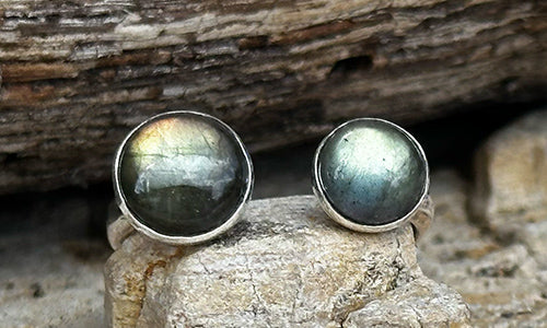 Golden-Green Labradorite 2cap