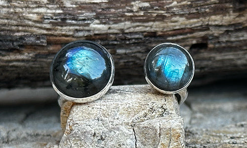 "Inclusions" Labradorite 2cap