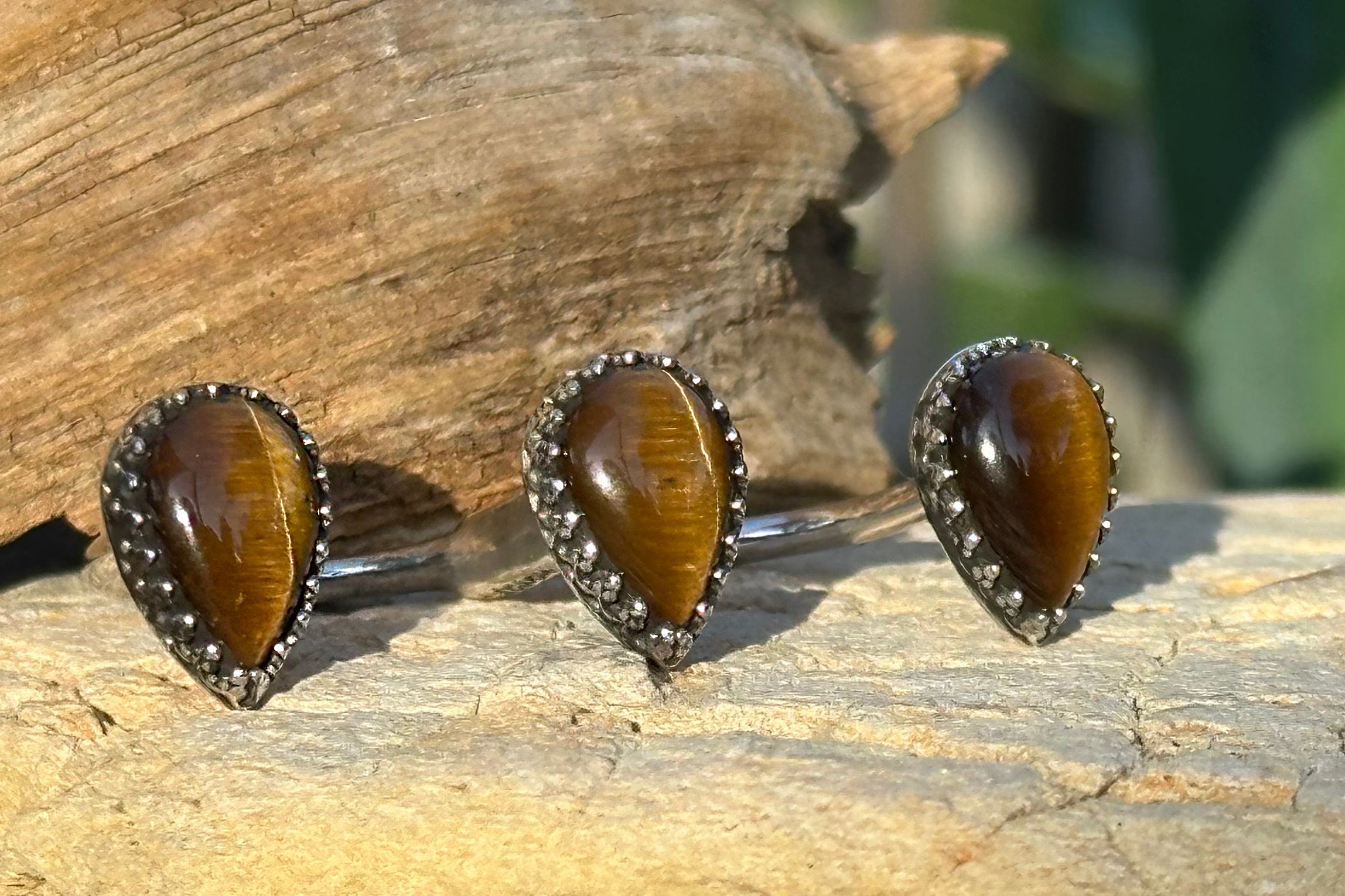 Tiger Eye Teardrop 3cap