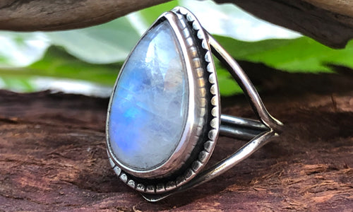 Split-Shank Rainbow Moonstone ring
