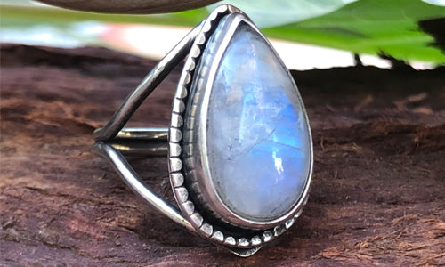 Split-Shank Rainbow Moonstone ring